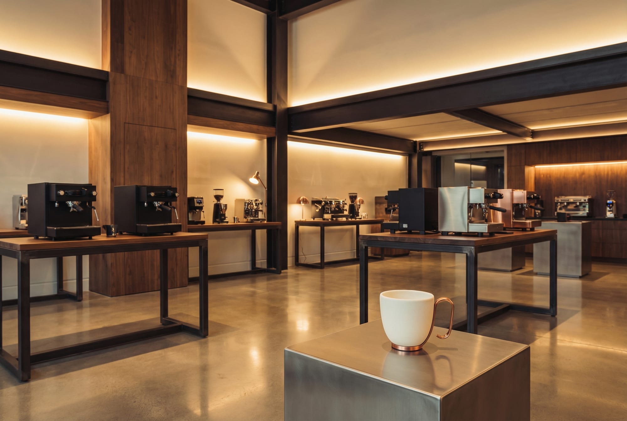 Koffie voor Bedrijven showroom met premium koffiemachines